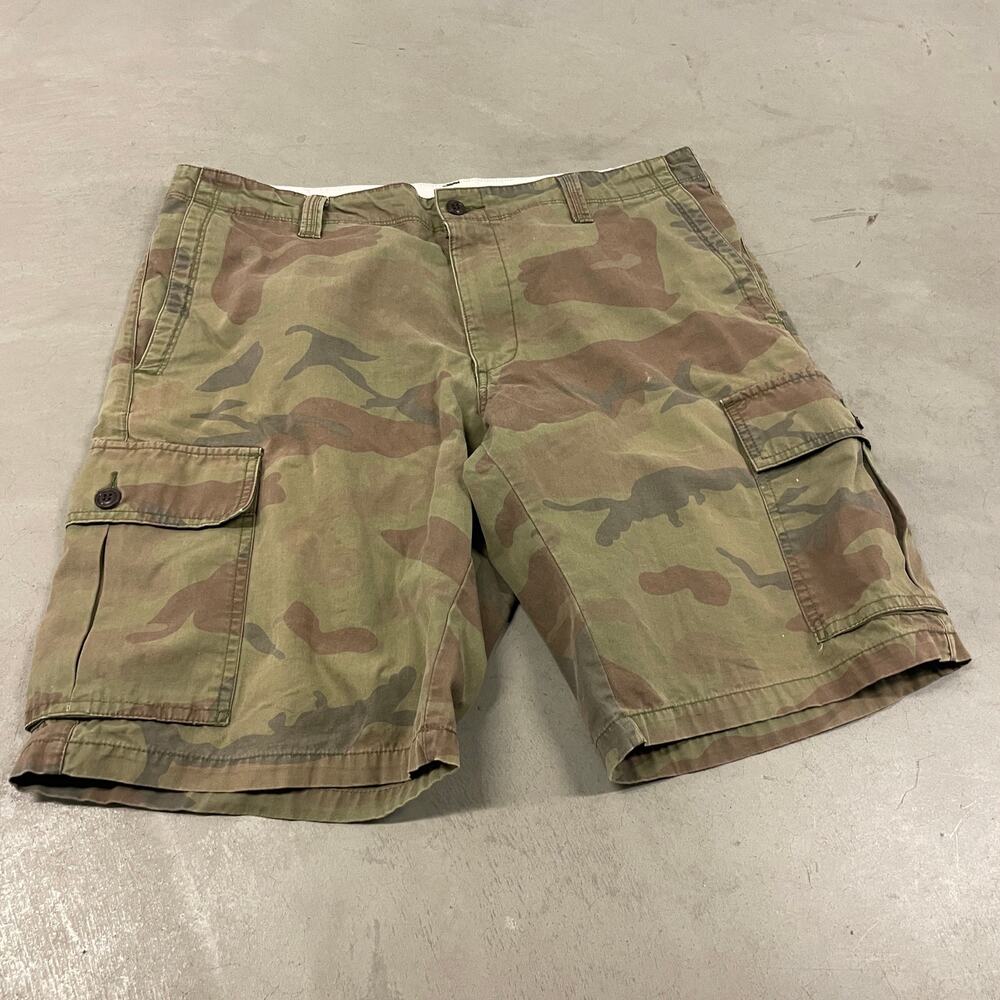 vintage Y2K camo cargo shorts 36